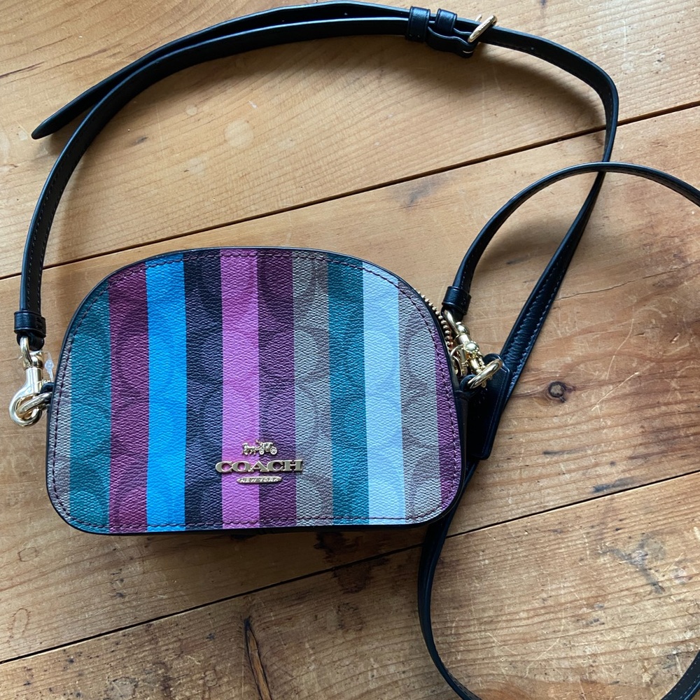 Coach Micro Logo Bag - Like New - Crossbody strap